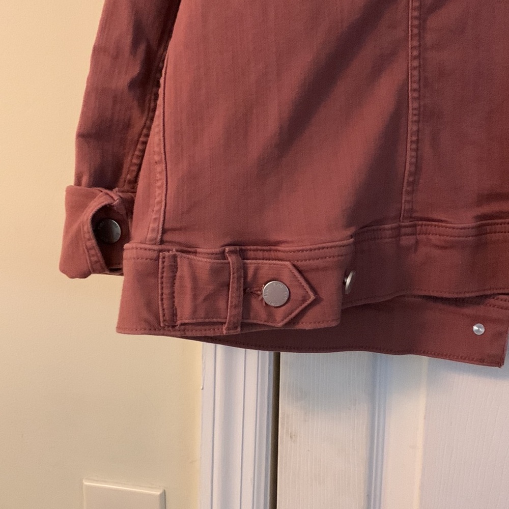 Jean jacket. - Picture 5 of 7